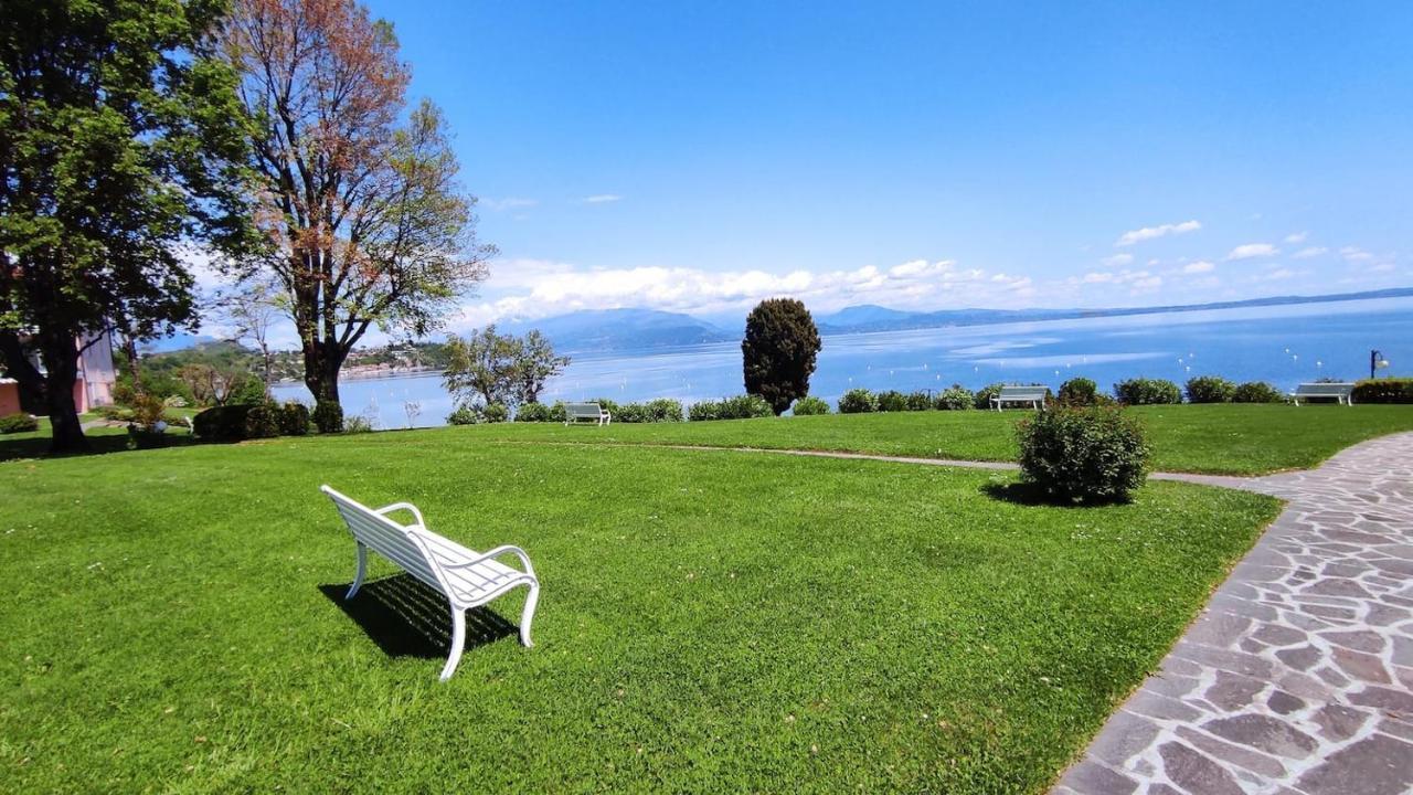 On The Beach Lake View مانربا ديل جاردا المظهر الخارجي الصورة